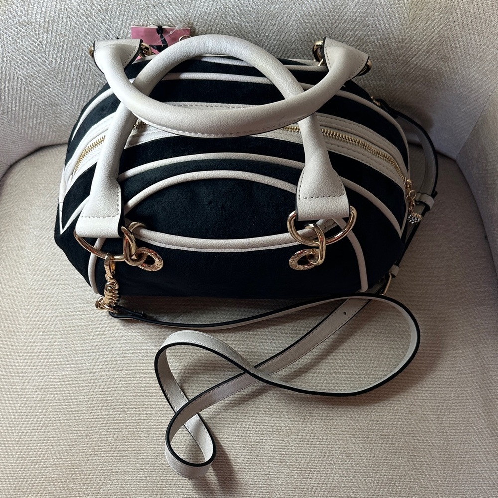 Juicy Couture Black and Cream Shoulder and Top Handle Bag with Pouch - Picture 5 of 15